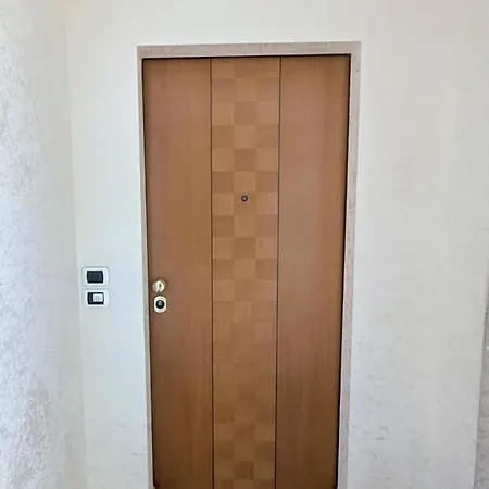 Sambucisco Airport *