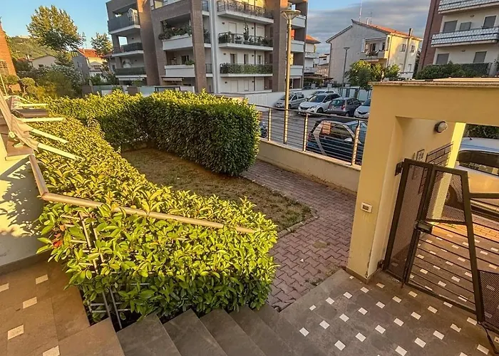 Sambucisco Airport *